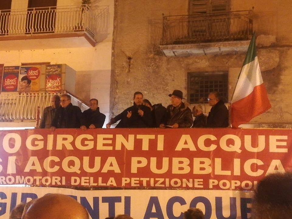Manifestazione a Ravanusa per l'acqua pubblica, ancora comuni agrigentini in piazza contro il gestore