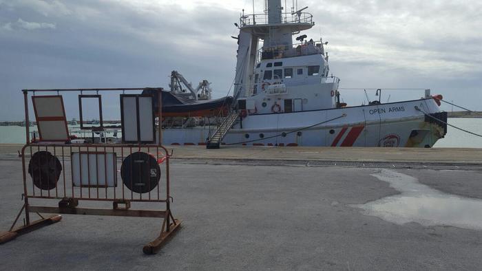 Pozzallo. Sequestrata nave Ong per essersi rifiutata di consegnare i migranti salvati pochi giorni fa alla Libia