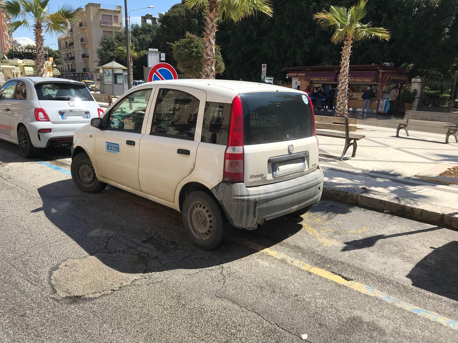 Auto di Girgenti Acque su parcheggio per disabili, nel pomeriggio le scuse dell'ente gestore