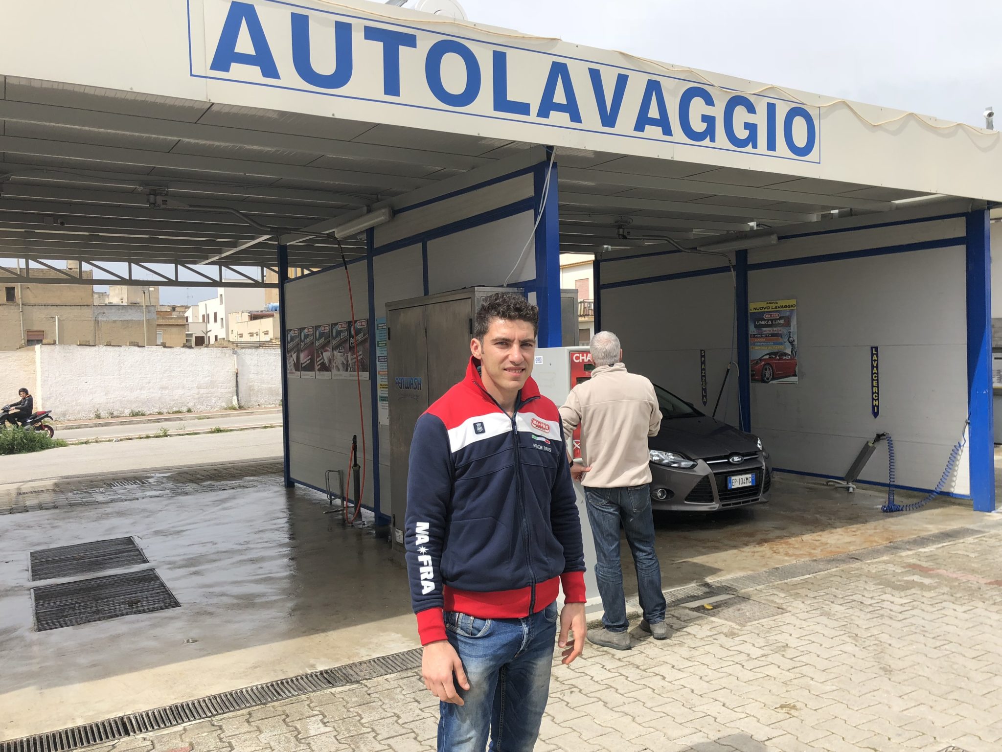 Castelvetrano. Ad un autolavaggio a gettoni imposta chiusura notturna: "Fa troppo rumore". Ed è polemica