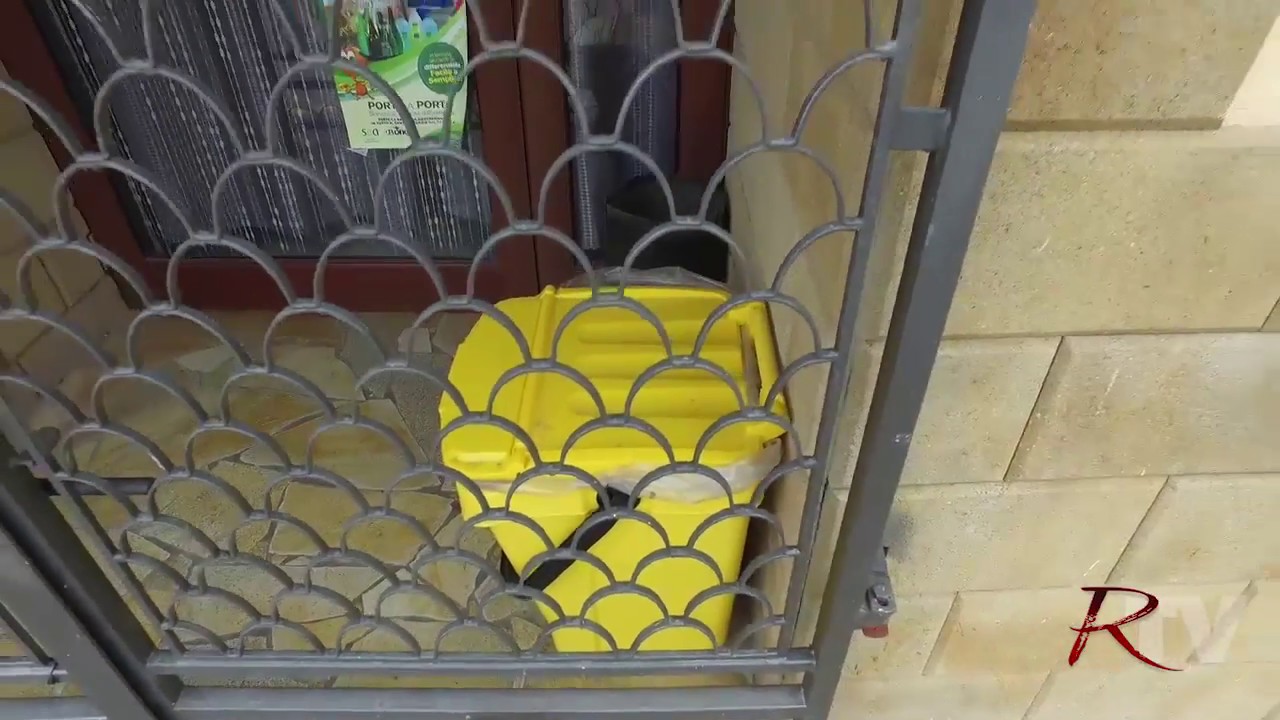 Al via il nuovo sistema di raccolta differenziata in centro, timido esordio e cittadini disorientati e disinformati