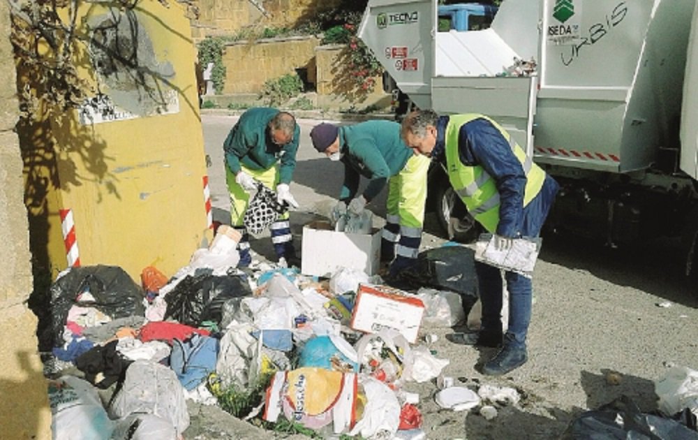 Controlli rifiuti, sette multe da 600 euro