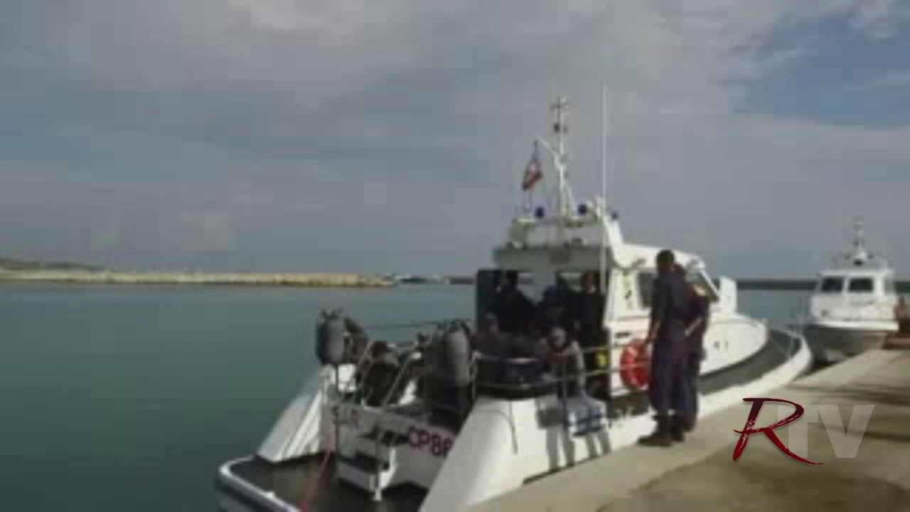 Sbarco al porto di Sciacca: 17 migranti in difficolta' su una imbarcazione al largo di Sciacca