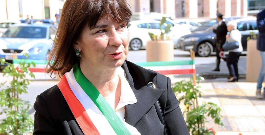 Testa di mucca mozzata davanti la porta della sindaca di Porto Empedocle, Ida Carmina: "Sono rimasta impressionata"