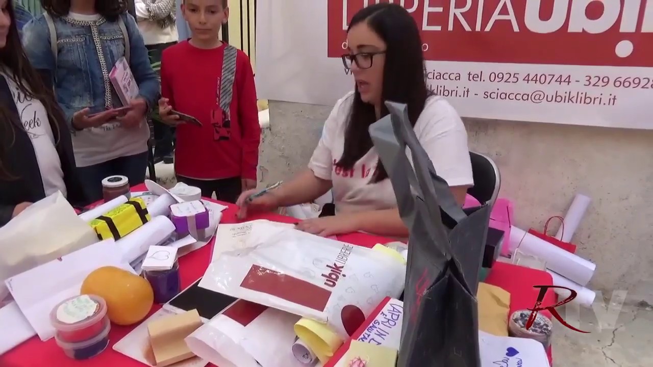 Fenomeno slime, firmacopie della youtuber napoletana Iolanda Sweets