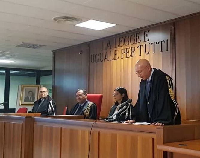 Si è insediato il procuratore aggiunto Salvatore Vella, il testimone di giustizia Ignazio Cutrò presente alla cerimonia