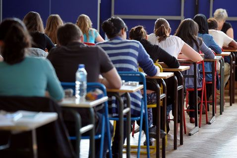 Bassani, Merini, massa e propaganda, bioetica e principio di uguaglianza: al via la 1° prova della maturità