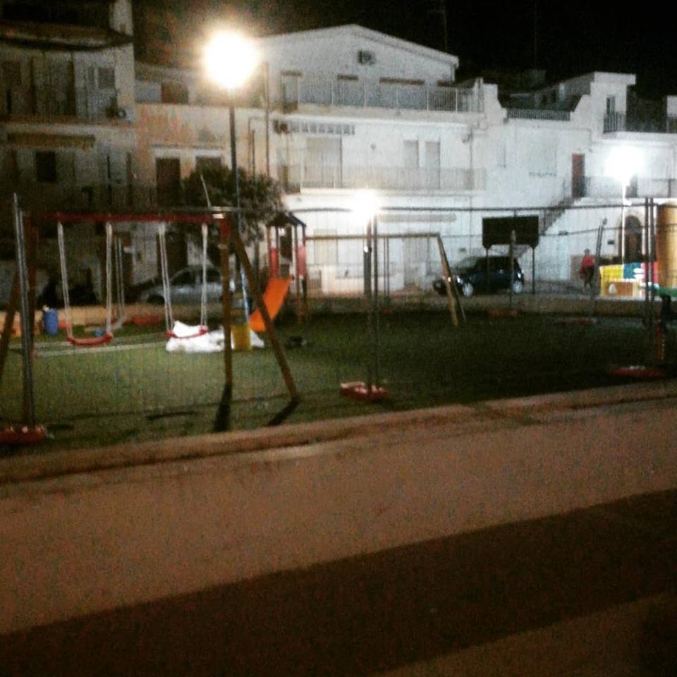 Atto vandalico al parco giochi dello Stazzone ancora in costruzione