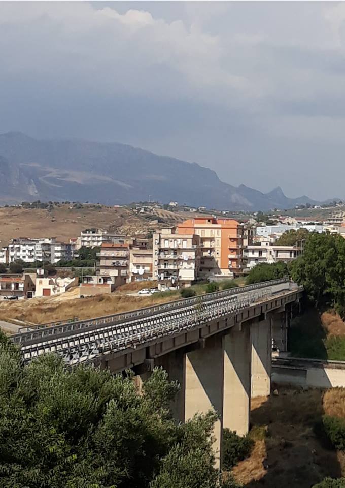 Viadotto Cansalamone, M5S: "La giunta Valenti aveva annunciato l'apertura per l'estate 2018, ma ci riuscirà per quella del 2019?