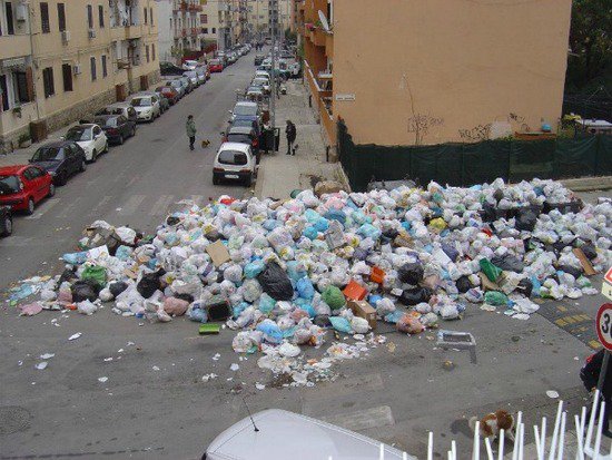 Dal primo ottobre rifiuti siciliani trasportati all'estero, quattro aziende rispondono all'avviso della Regione