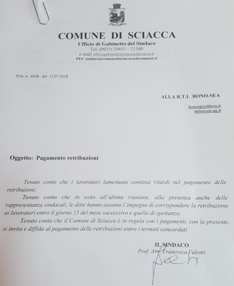 Rifiuti, il sindaco diffida le ditte: "Basta coi ritardi nel pagamento degli stipendi ai lavoratori"