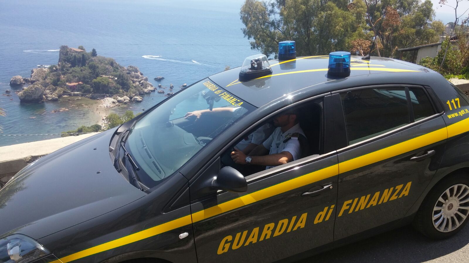 Taormina. Blitz della Guardia di Finanza contro lavoro nero e evasione fiscale