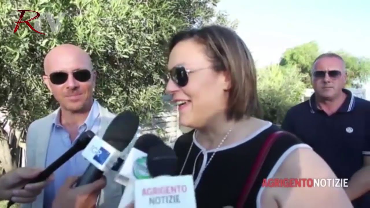 Piera Aiello a volto scoperto ad Agrigento: "Si perde tempo a buttare dentro le patrie galere le persone responsabili di quello che è successo il 19 luglio"