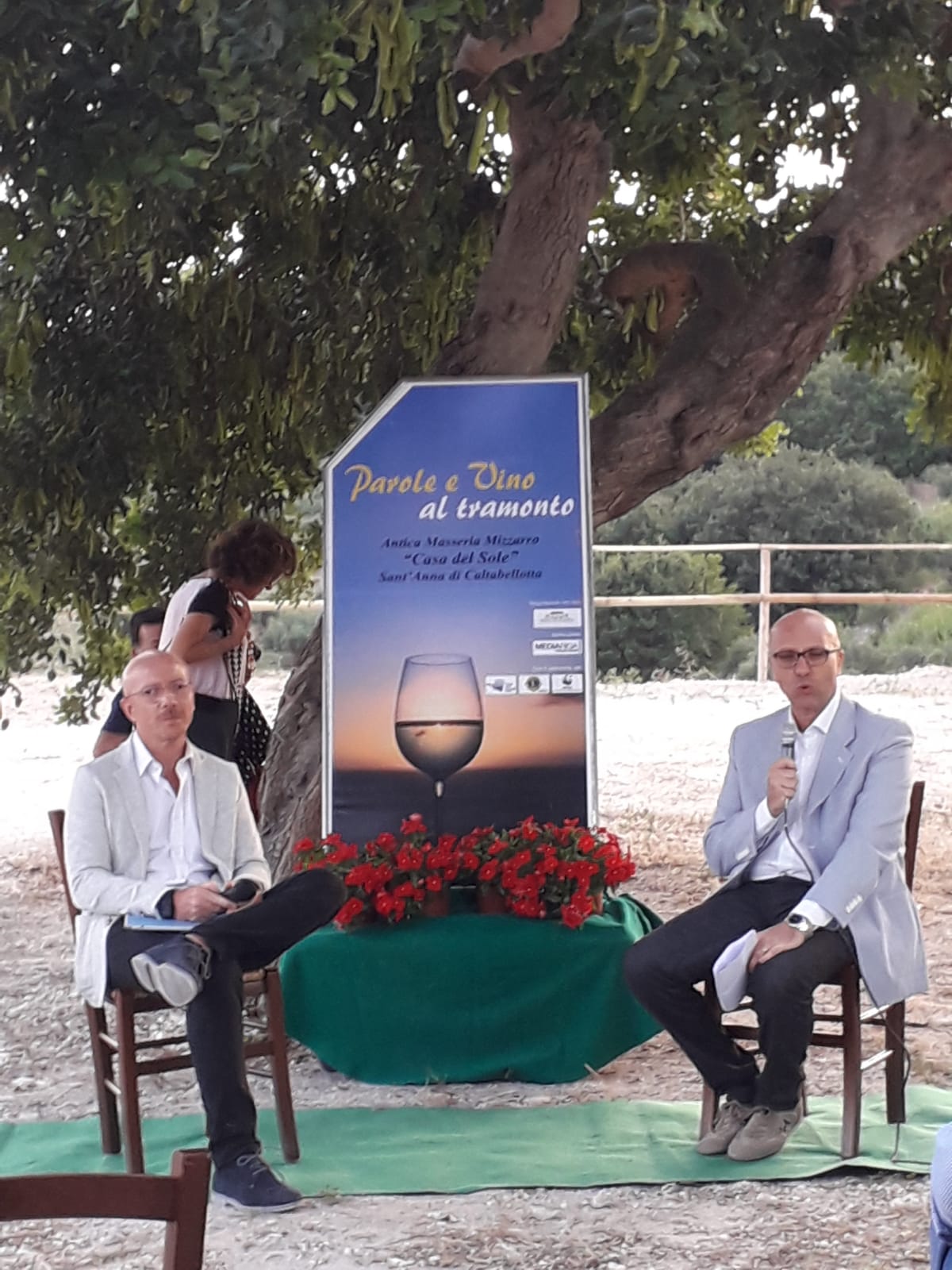 Parole e vino al tramonto, Salvatore Vella ieri sera ospite del primo incontro