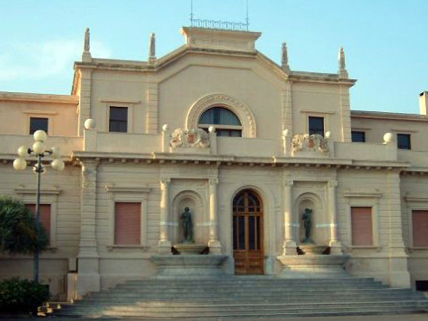Le dichiarazioni di Armao sulle Terme provocano lo scontro politico a Sciacca. L'opposizione: "Altra macchia nel cv della Valenti", lei replica: "Attacco squallido e tendenzioso"