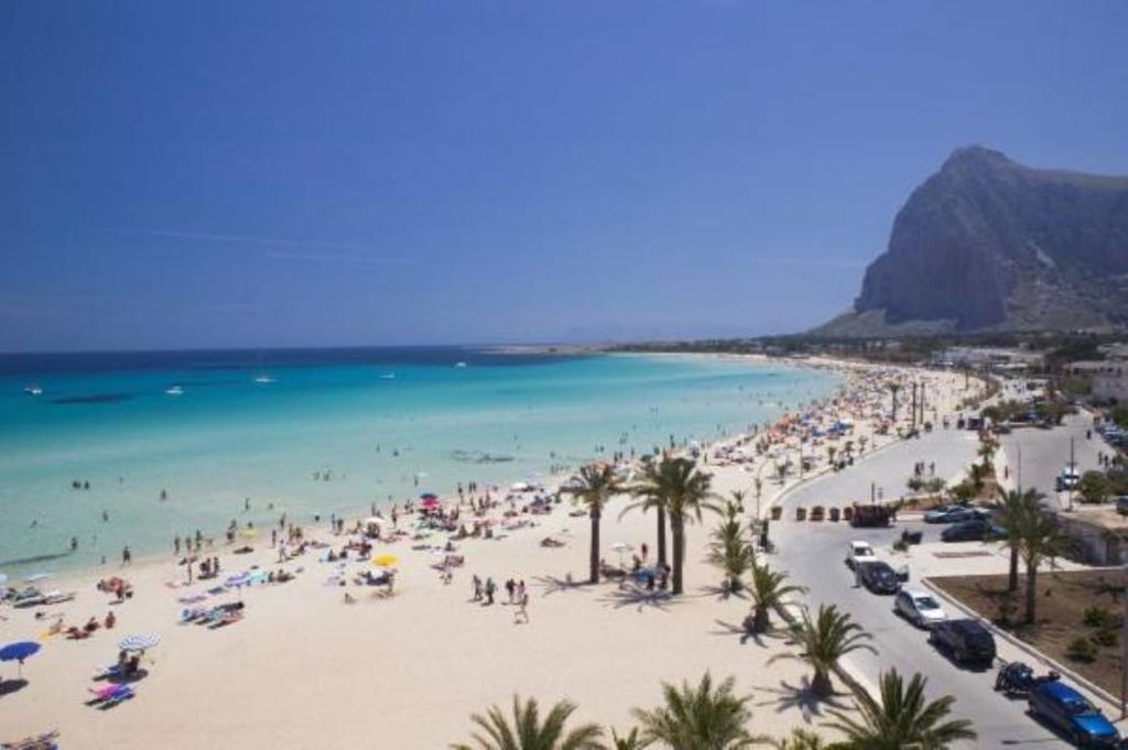 Soldi dal Fondo Giustizia per la sicurezza in spiaggia, finanziamenti anche a comuni a vocazione turistica siciliani