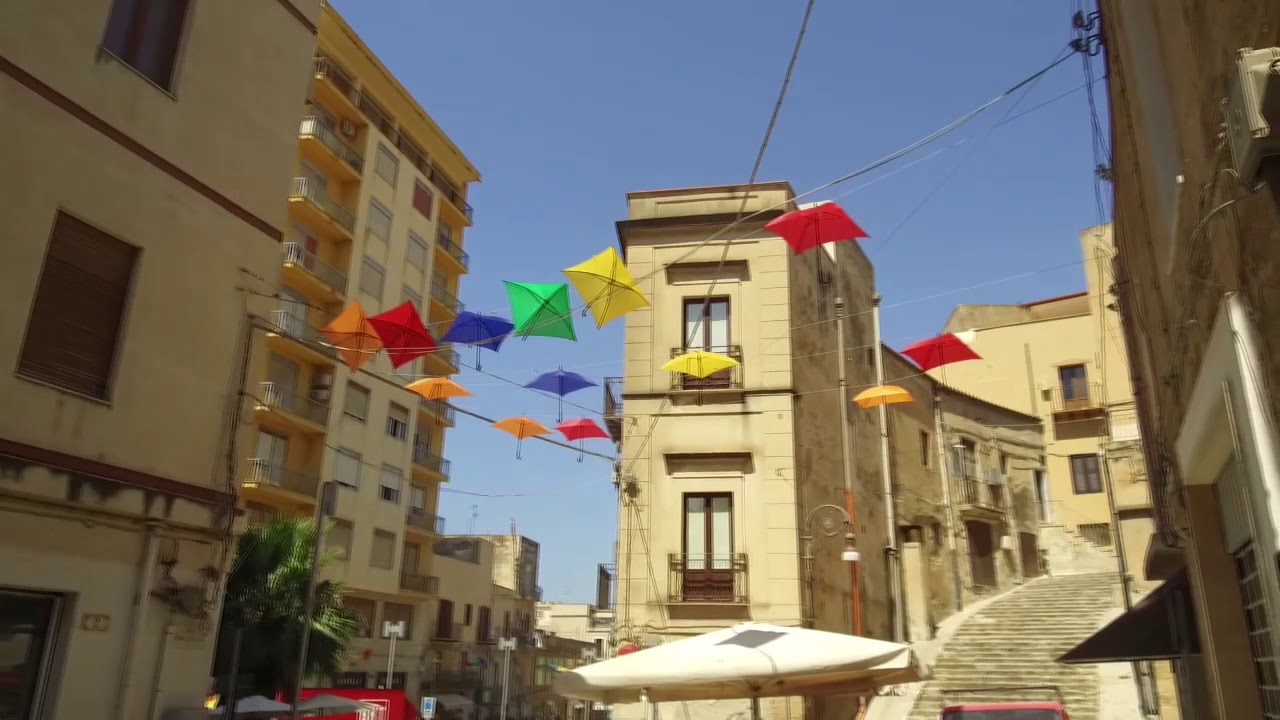 Strade del centro nel degrado e abbandono, l'appello dei residenti e commercianti