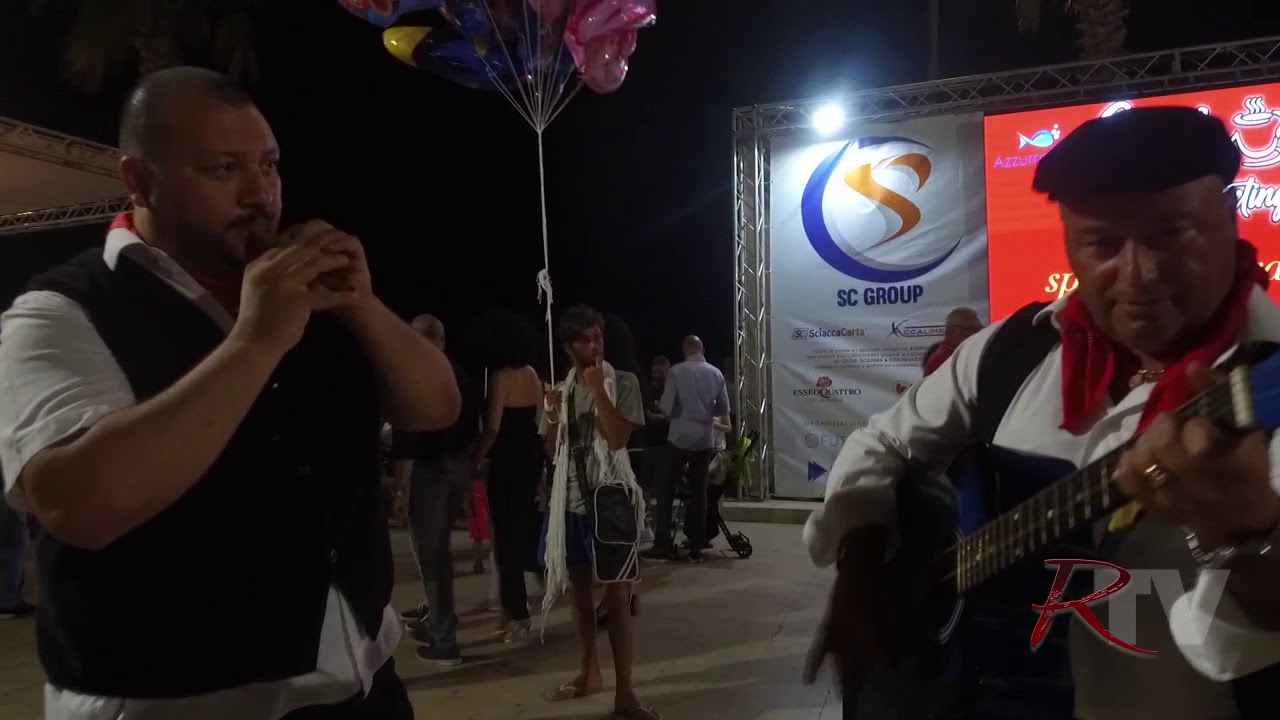 I canti della tradizione siciliana rivivono al "village" di Azzurro Food