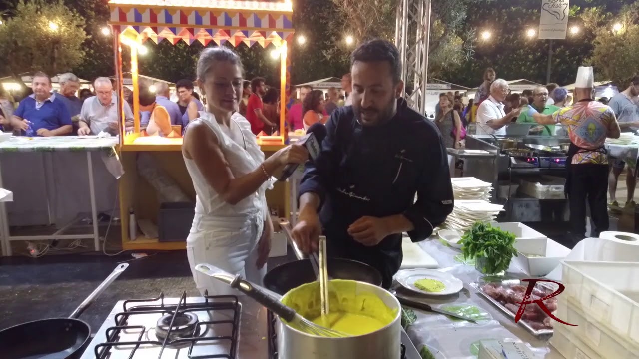 Nello street food di Natale Giunta anche la semplicità di piatti gourmet