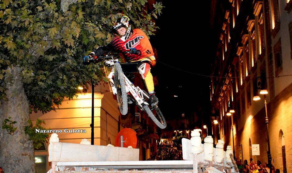 Tornano le acrobazie in mountain bike per i vicoli di Sciacca del "Downhill"