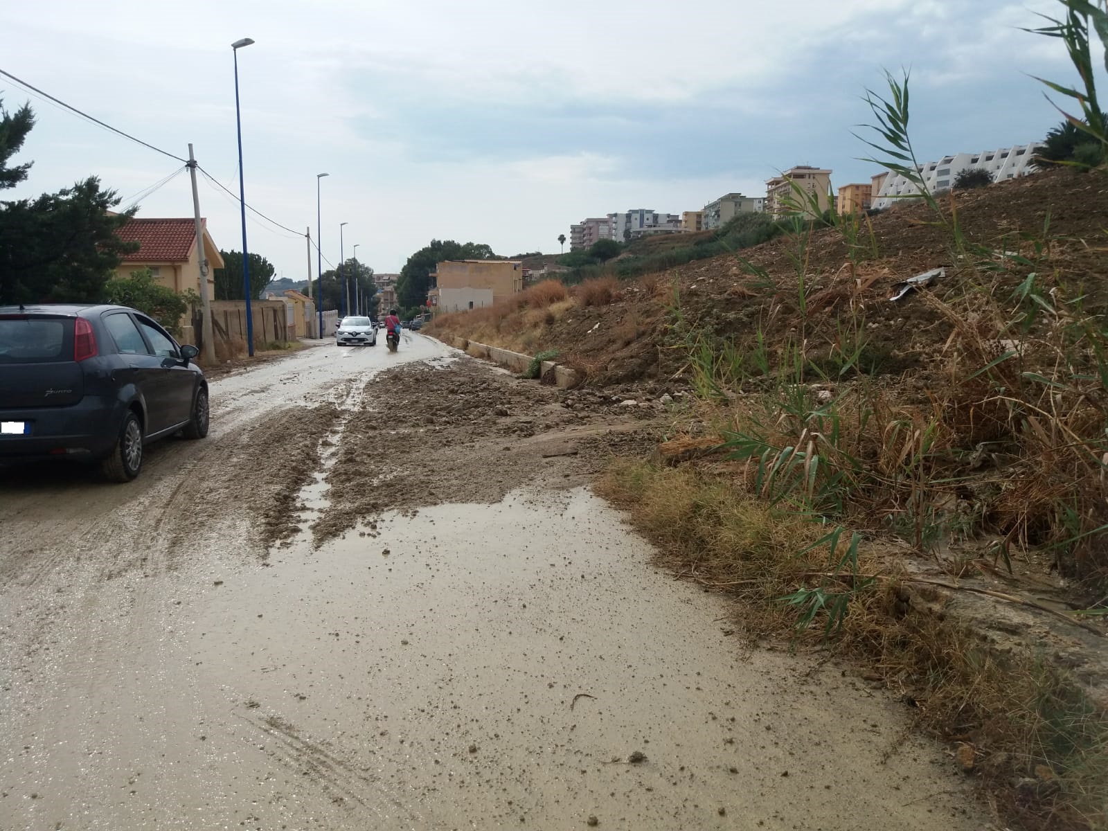 Un quarto d'ora di pioggia su Sciacca e tornano i disagi di sempre