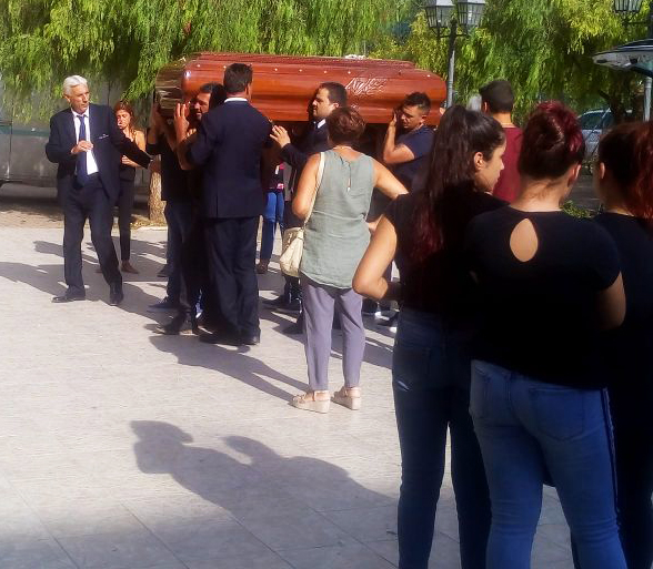 Dolore e commozione nella chiesa dei Cappuccini ai funerali di Vita Gatto