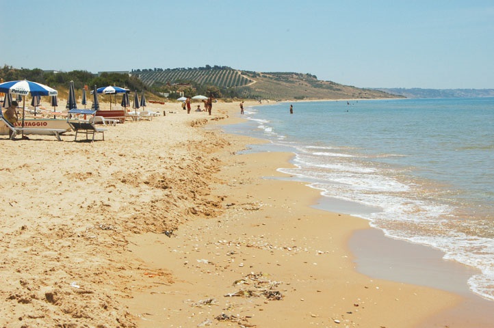 I servizi nelle spiagge, con 3 mila euro Menfi garantisce docce gratis a Porto Palo