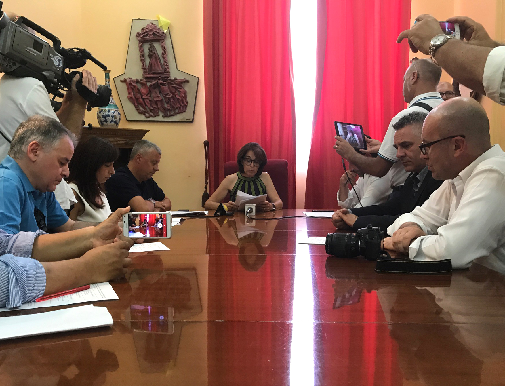 Azzeramento della Giunta verso una svolta: prima o subito dopo il Carnevale estivo, la Valenti pronta alla cura