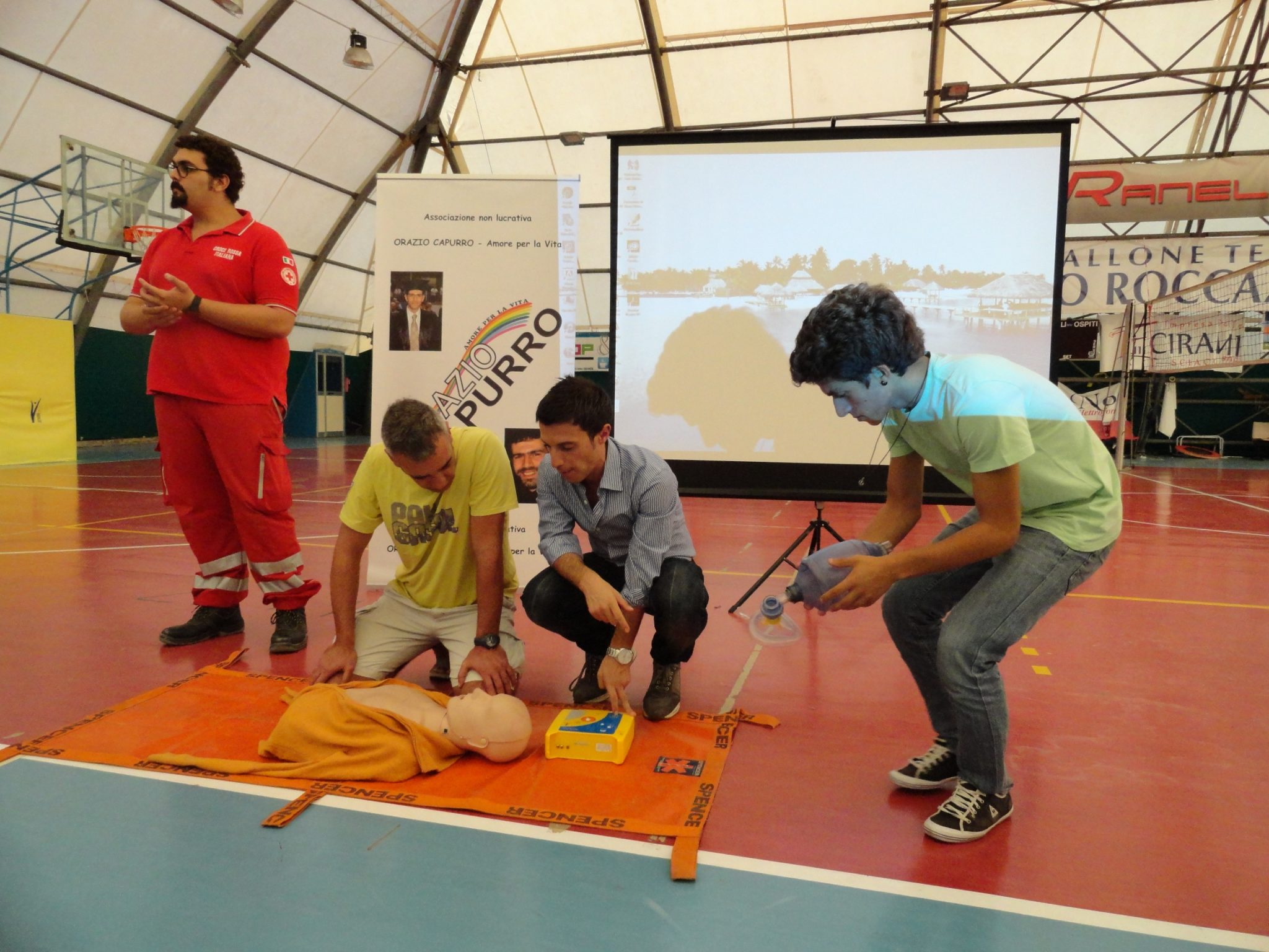 L'associazione Capurro dona defibrillatore alla Capitaneria di Porto di Sciacca