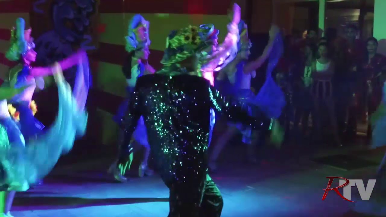 I gruppi del Carnevale di Sciacca ieri sera al complesso alberghiero di Mangia,esibizione promozionale della festa