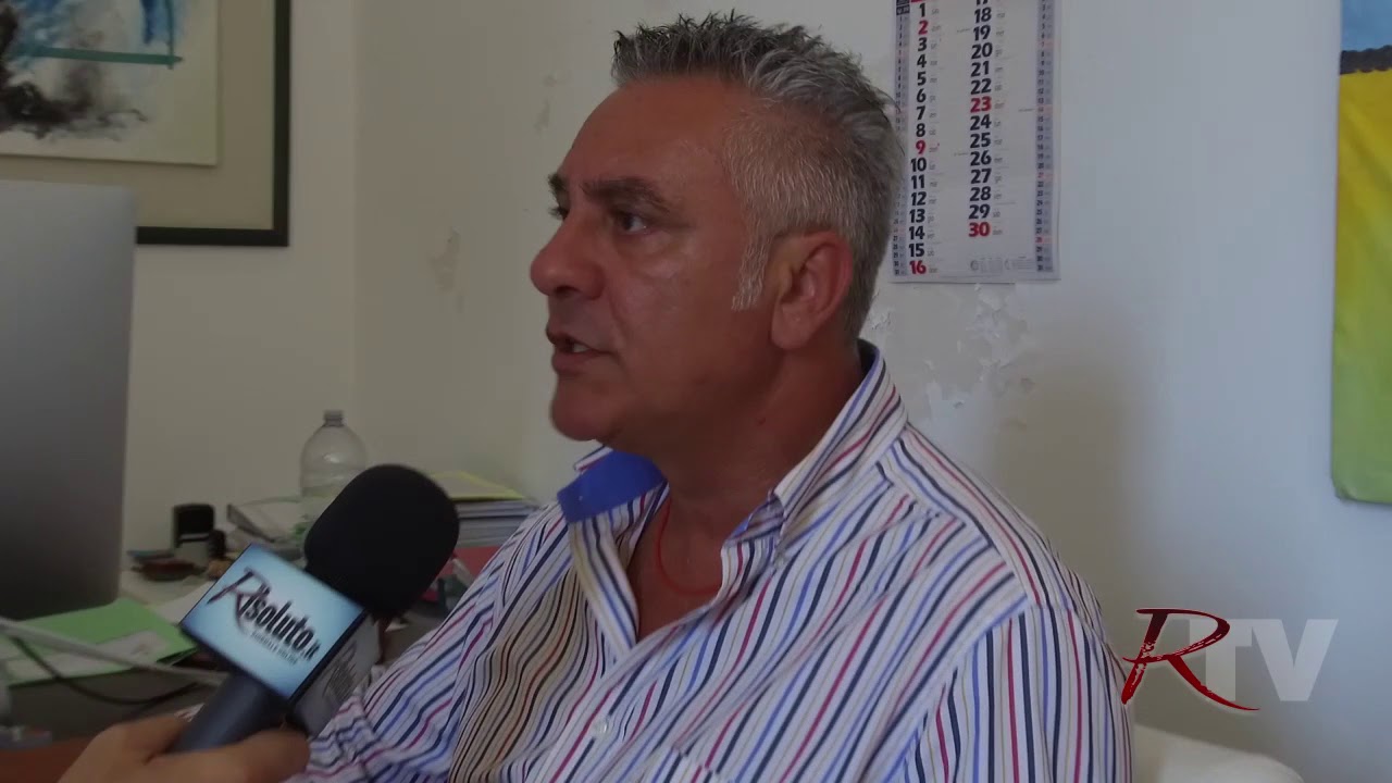 Resistono solo i due assessori più navigati. Paolo Mandracchia: "Non presenterò le dimissioni, ho rispetto del mio gruppo politico"