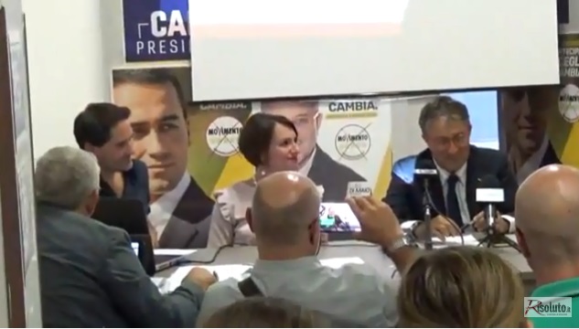 Sindaca attaccata anche dal Movimento 5 Stelle: "Quando sarà possibile noi pronti alla mozione di sfiducia"