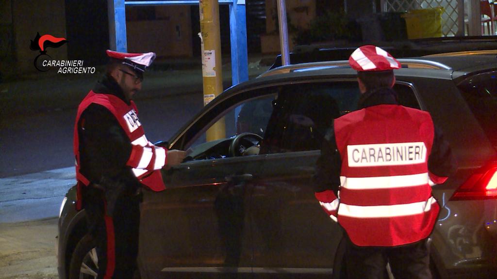 Controllo del territorio agrigentino, cinque arresti e due denunce per armi e droghe