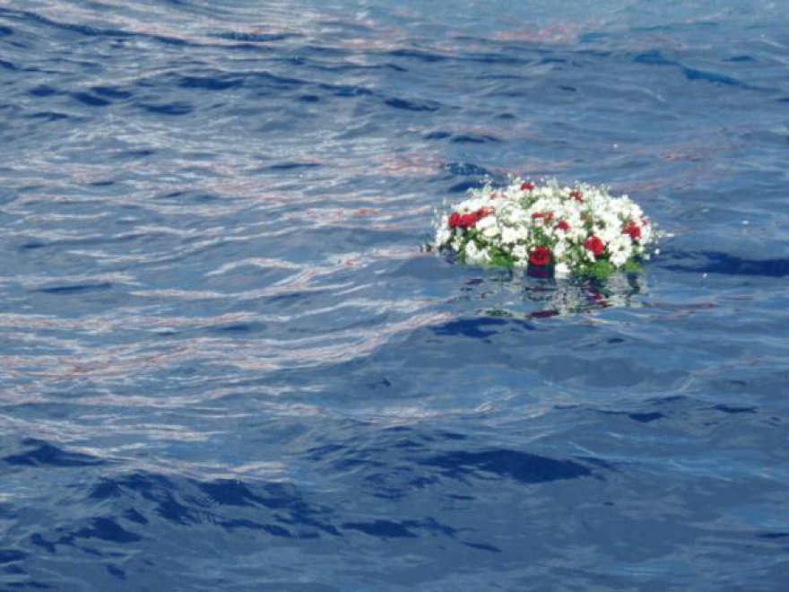 Cinque anni fa il naufragio a Lampedusa che provocò la morte di 368 migranti. Nell'isola una marcia, nessun membro del governo