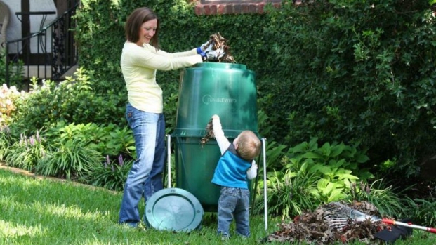 Riduzione della tassa dei rifiuti per chi adotta il compostaggio domestico, kit in comodato d'uso gratuito su richiesta