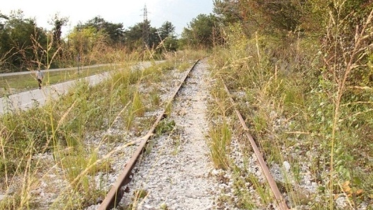Cinquanta metri di binari divelti, rinvenuto sul posto l'armamentario usato per smontare la ferrovia dismessa di San Giorgio a Sciacca