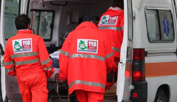 Incidente in via Lido, non è in pericolo di vita la giovane coinvolta