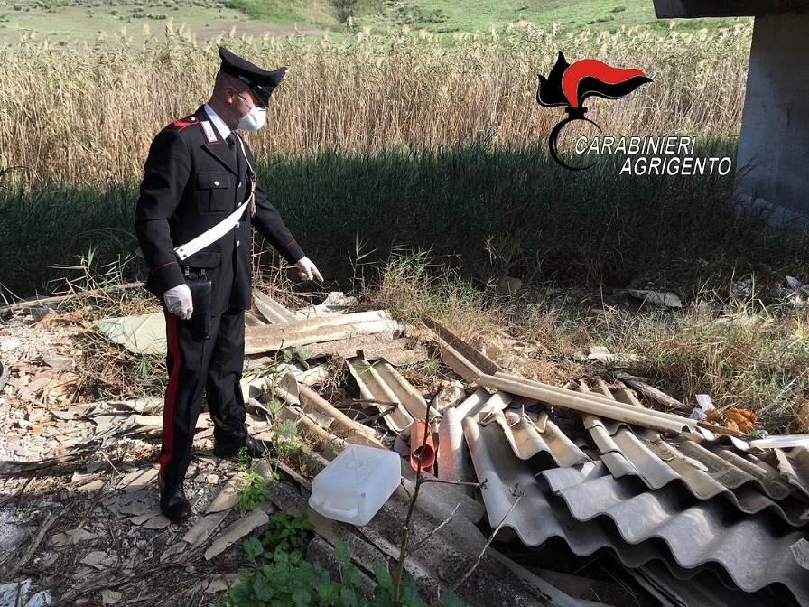 Abbandono di rifiuti, in campo anche i carabinieri e già scattano denunce, multe e sequestri