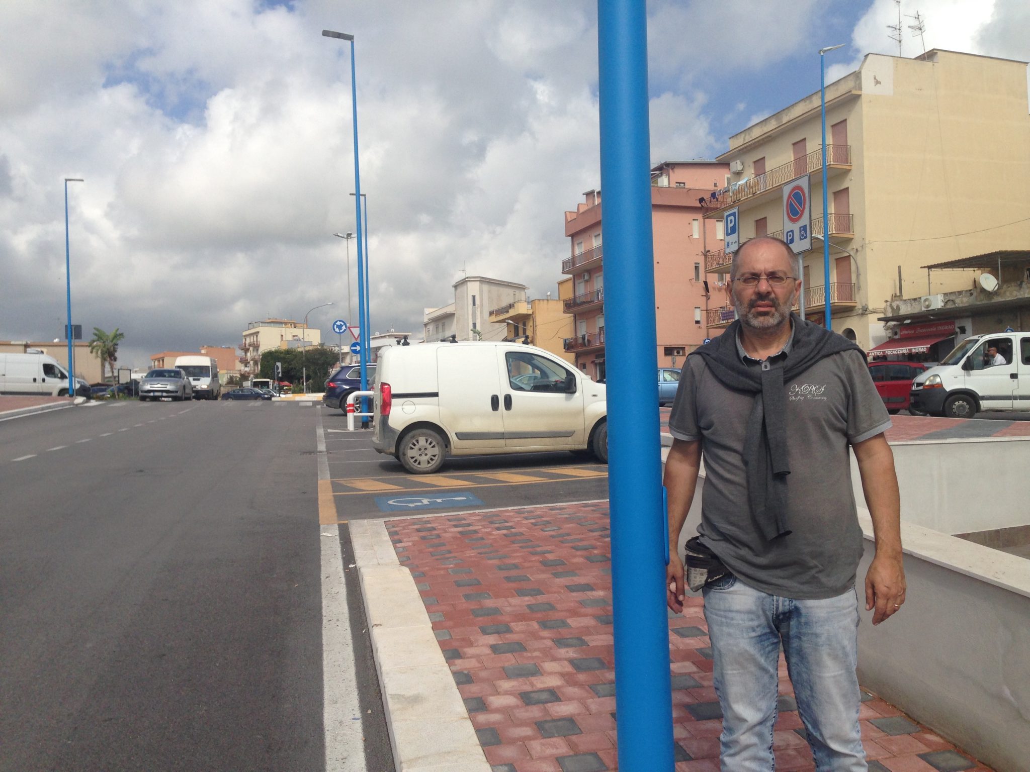 In via Capurro arriva anche l'illuminazione e adesso per il senso di marcia non si lamenta più nessuno