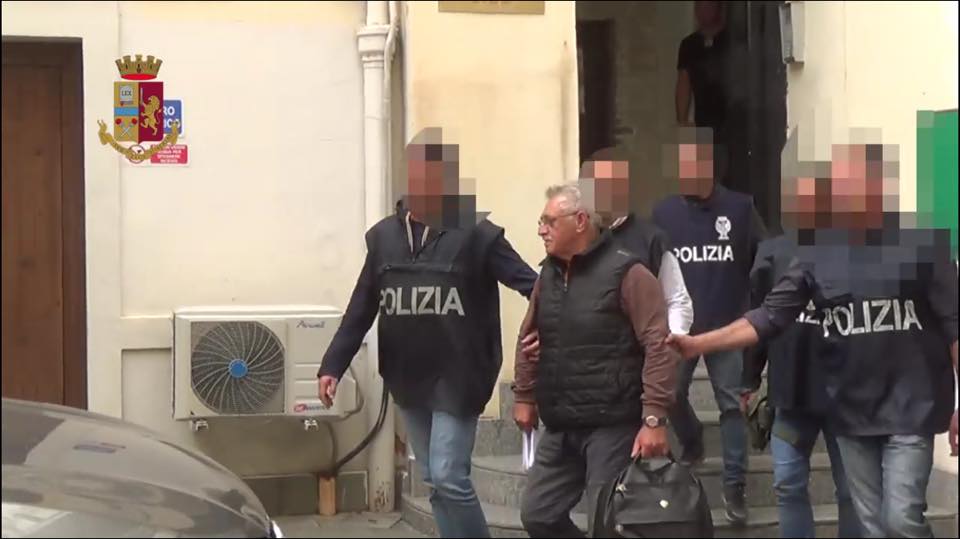 Il boss Sutera rende alcune dichiarazioni durante l'interrogatorio di garanzia, " Non volevo fuggire, mi stavo solo sfogando mentre mi accompagnavano in udienza"