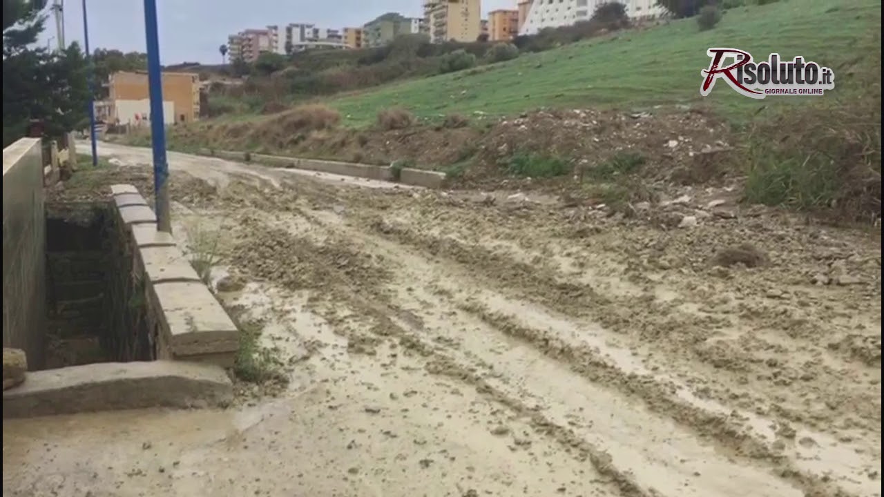 Via Lido, la strada del fango ogni volta che piove a Sciacca