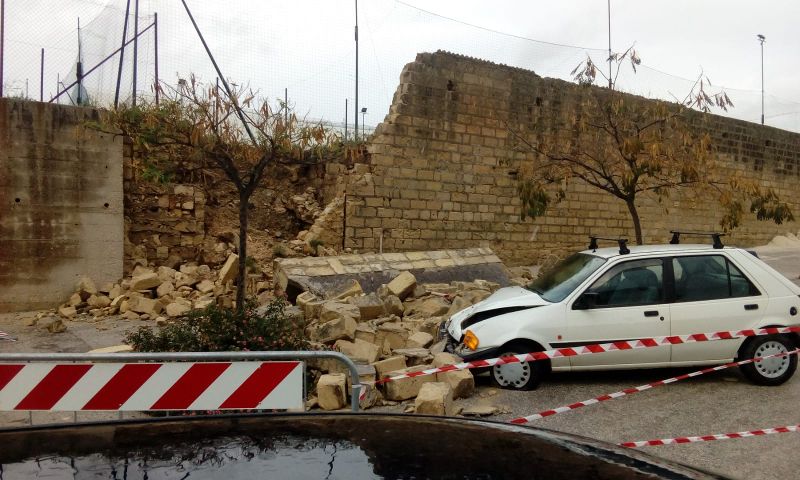 Già avviata la stima dei danni causati dal nubifragio, mentre continua a piovere