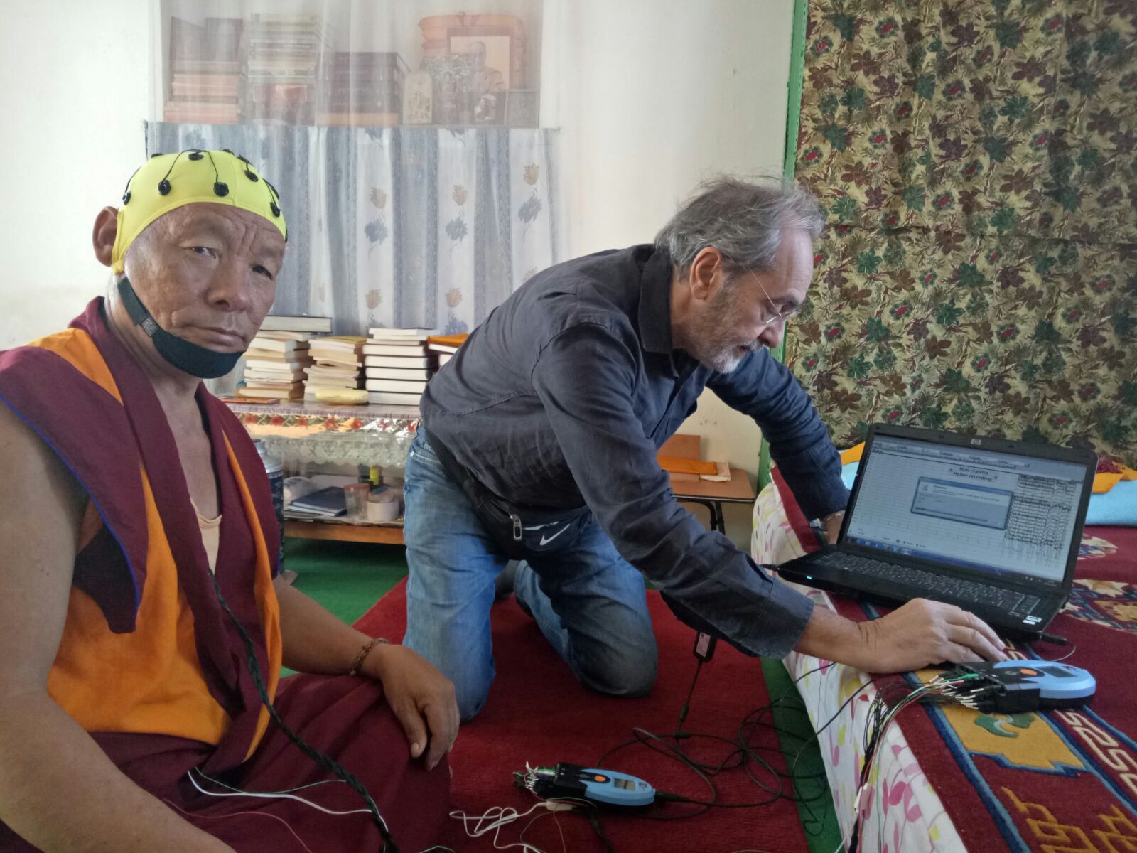 Il docente universitario di Sciacca Bruno Neri in missione all'università monastica Tibetana per studiare le pratiche di meditazione