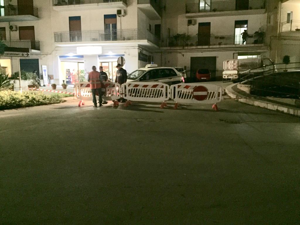 Altro cedimento in via Amendola, chiuso il senso in salita. Automobilisti saccensi iniziate pure a soffrire...