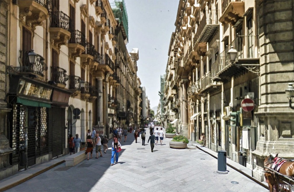 Palermo: donna picchiata per strada di fronte all'indifferenza dei passanti