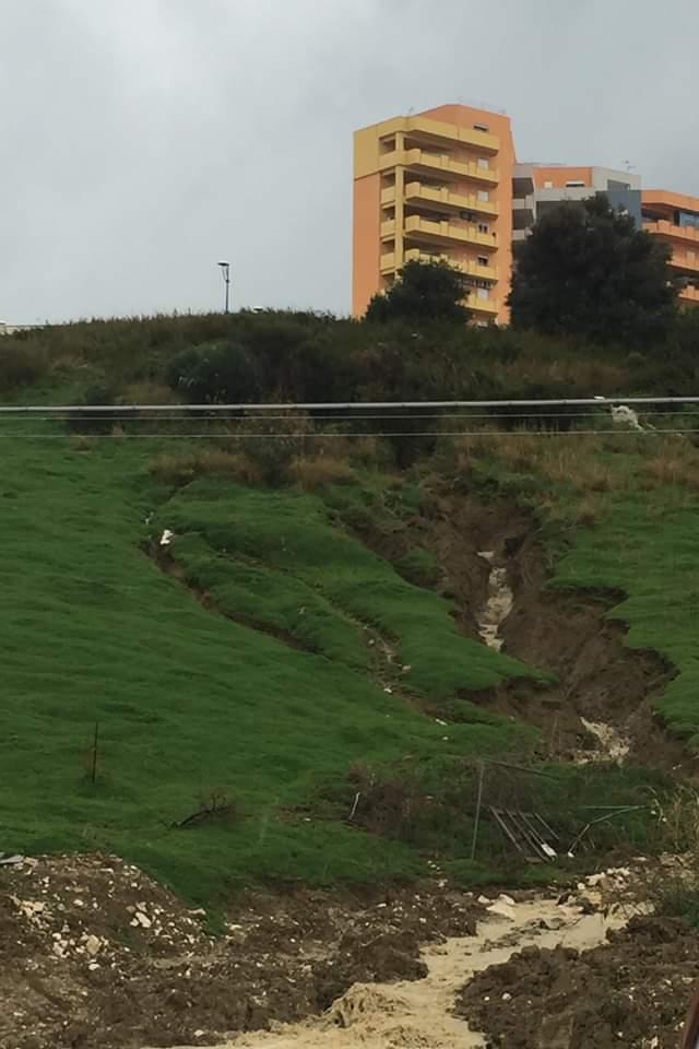 Fango dal costone sulla via Lido, Girgenti Acque precisa: "dilavamento non per colpa di perdite idriche"