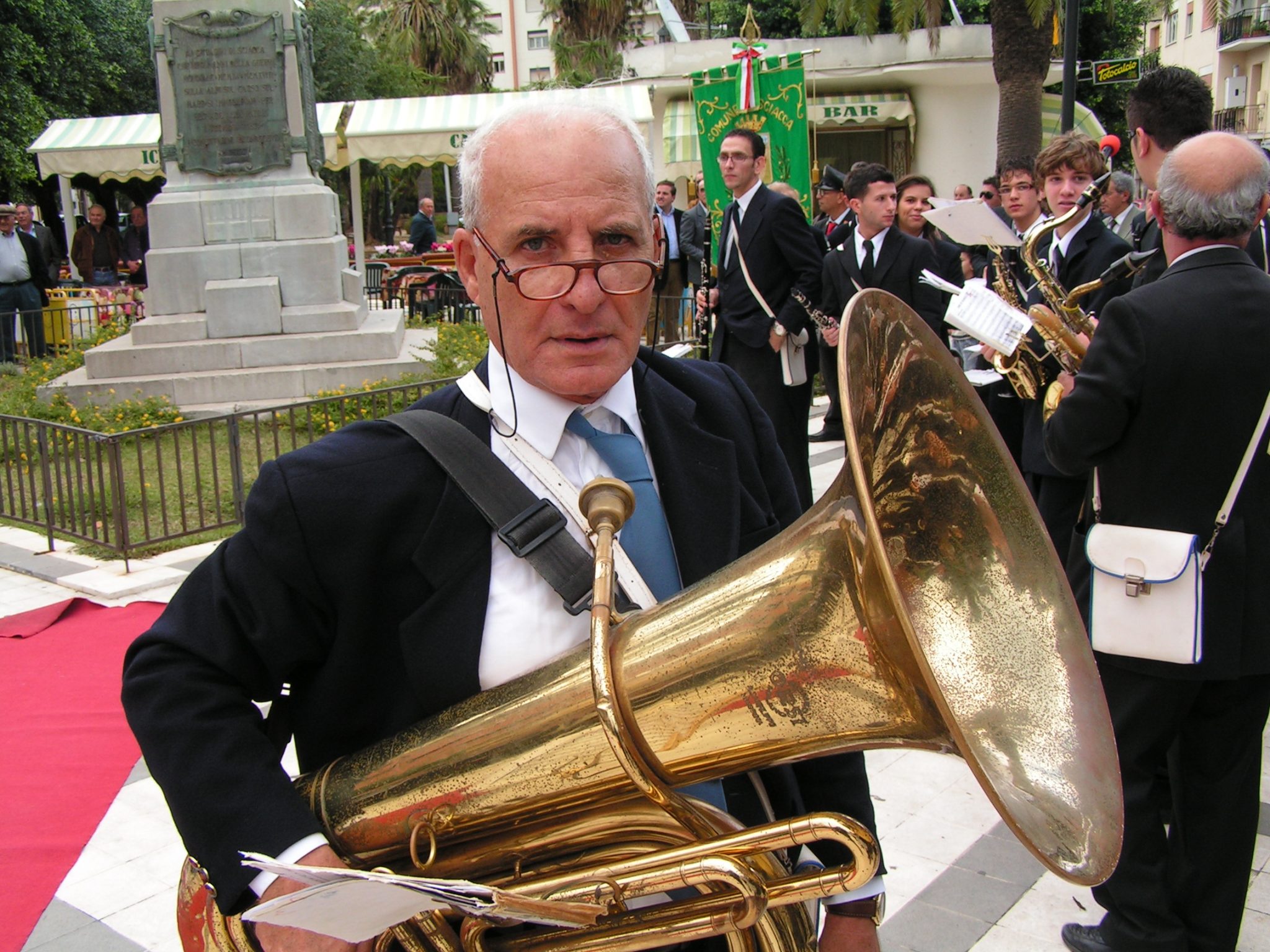 Dopo 63 anni il maestro Mommino Dimino lascia la banda musicale di Sciacca