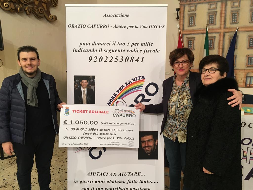 Grazie alla sensibilità della Onlus Capurro assicurata una piccola spesa di Natale per trenta famiglie indigenti