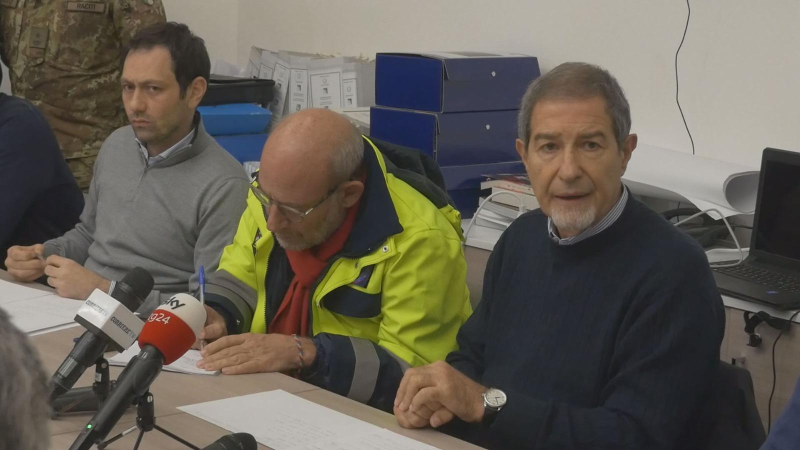 Terremoto nel Catanese, Musumeci: "Non agire sull'onda emotiva, l'80 per cento delle scuole non è a norma"