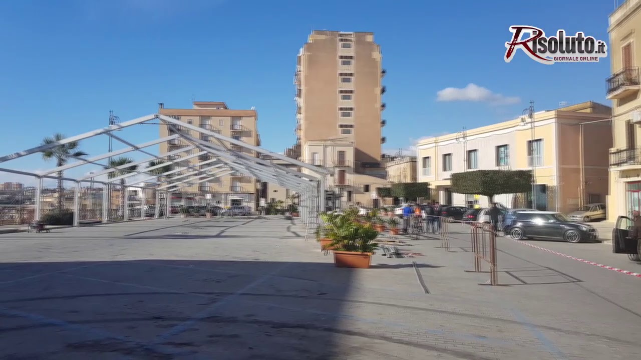 Piazza Mariano Rossi a Sciacca si muta in una mega discoteca per una festa privata a Capodanno